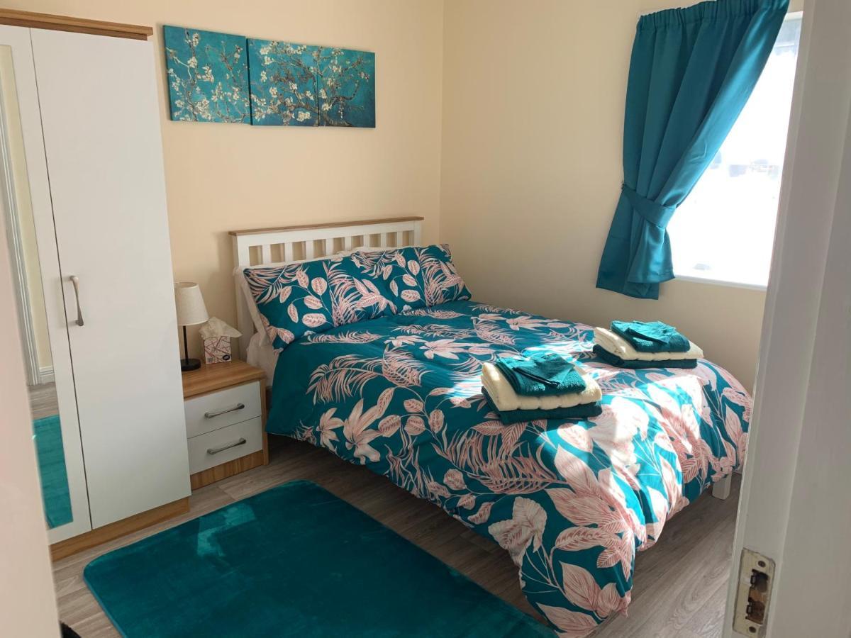 Mayfield House Holiday Home บอลลินโรบ ภายนอก รูปภาพ